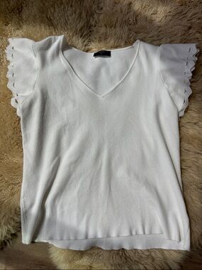 Tahari White V-Neck Short Sleeve Top with Scalloped Sleeves
